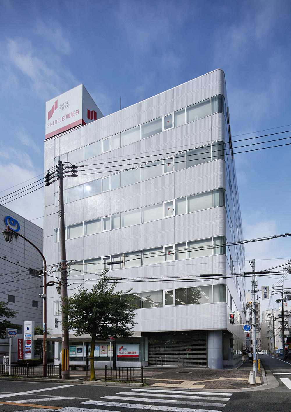アーバンエース枚方ビルの外観を写した画像