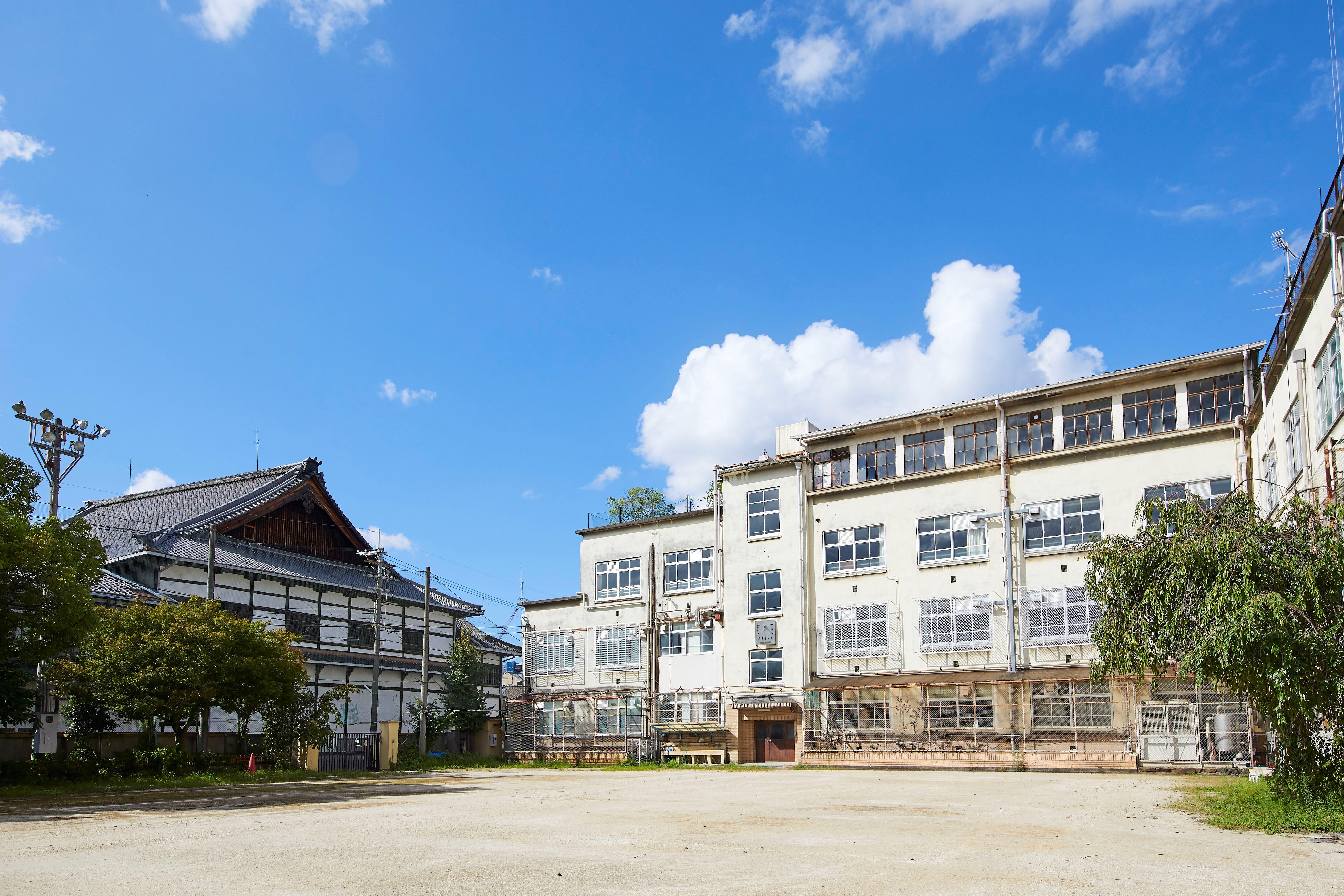 歴史・文化を共に支えてきた元新道小学校と宮川町歌舞練場