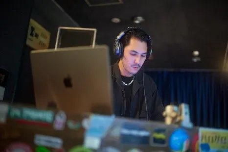 DJ nicoll
